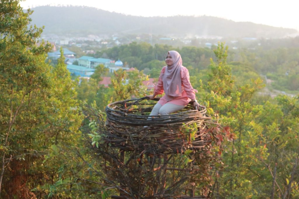 Tebing Langit Bukit Dangas Sekupang