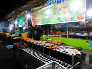Hunt Seafood on the Beach, Malay Square