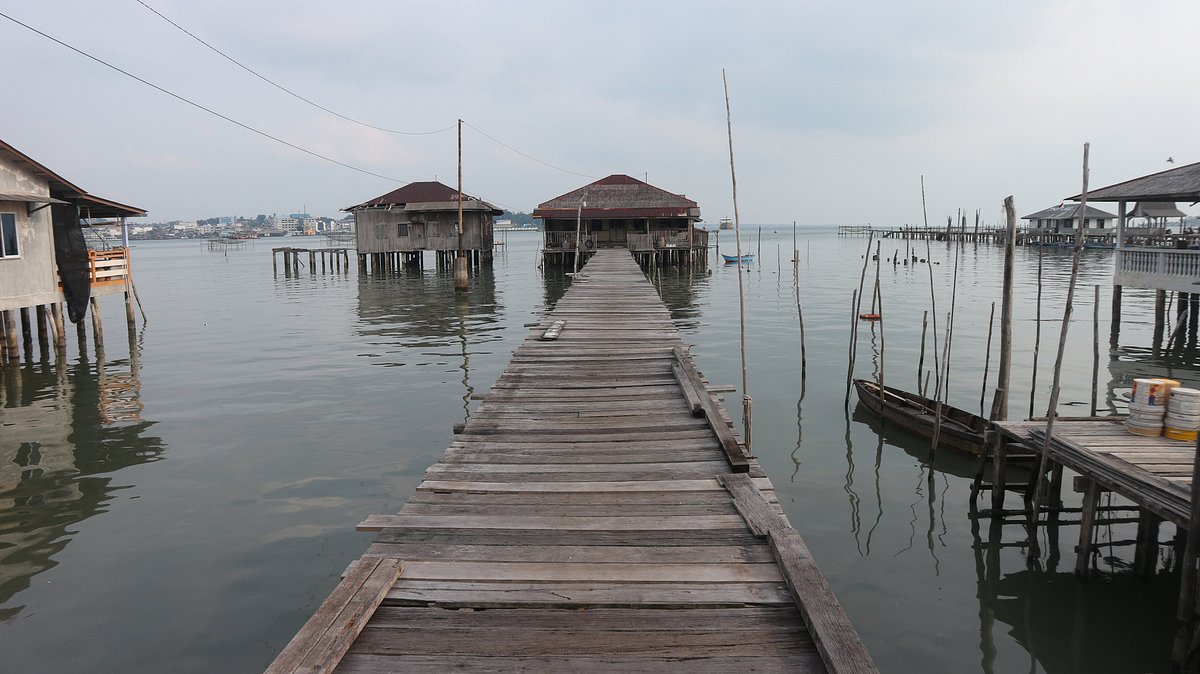 Kampung Nelayan Cina Senggarang, A Glimpse into Traditional Fishing Life in Bintan