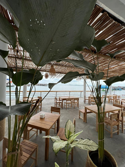 Sadi Beach House: Beachfront Cafe with a View in Bintan